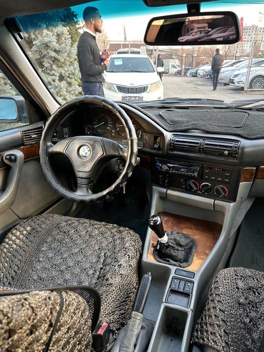 Продам БМВ Е34.