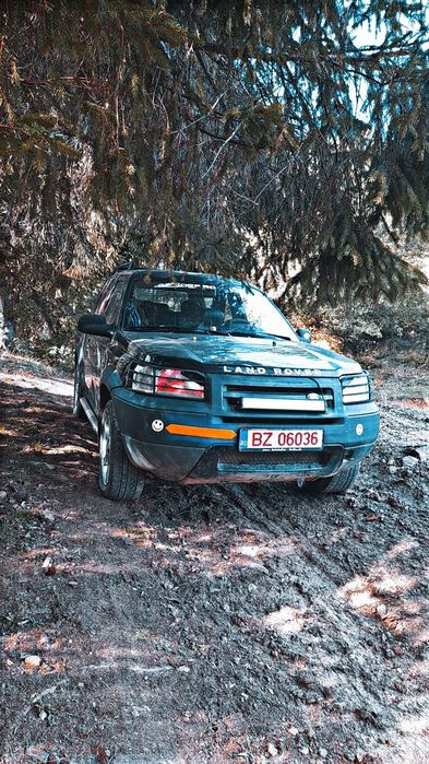 Vând land rover freelander 1td4 pentru piese.  De preferat intreg
