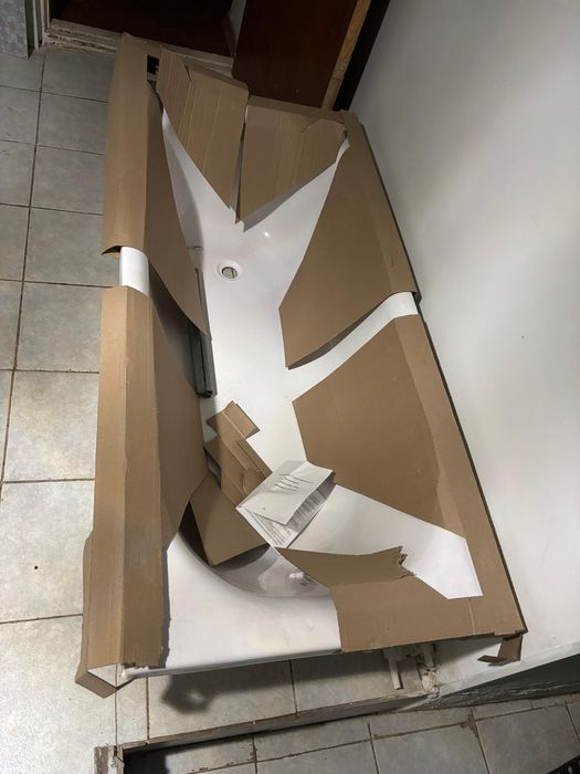 Продам новую ванну.