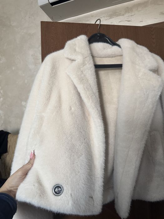 Палтенце Еко косъм по модел на Elisabetta Franchi