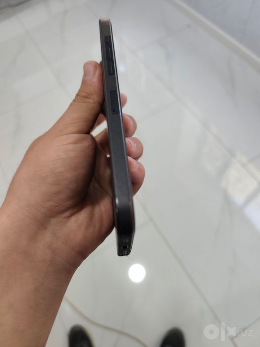 Iphone 16 pro max 256 gb radnoy ochilmagan chaqalari deyarli yuq 93%
