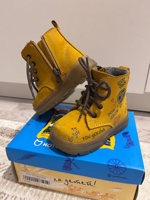 Продам в отличном состоянии детские ботинки