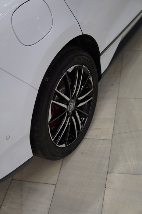 Byd QIN L EV 2025