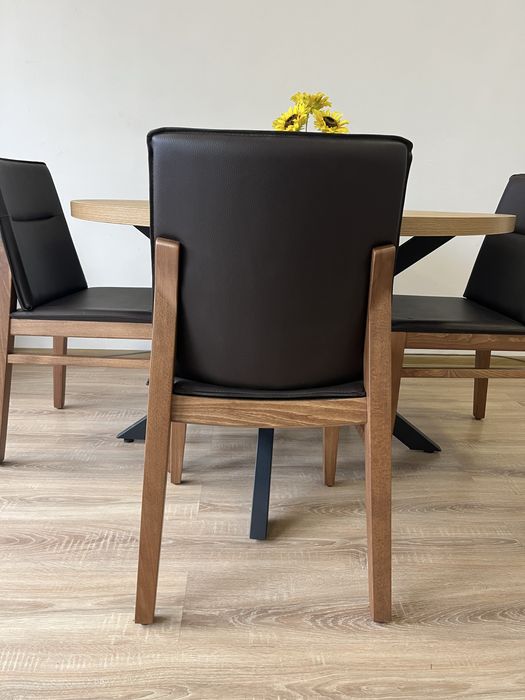 Модерни Тапицирани Столове