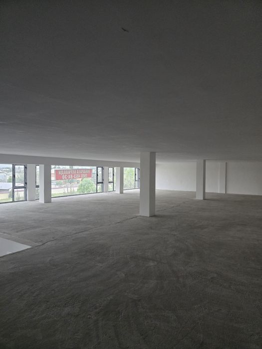 3 qavatli binoning 2-3 qavatlari ijaraga beriladi