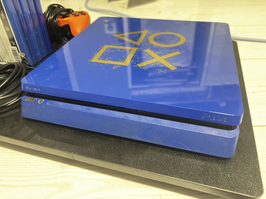 PlayStation 4 Slim