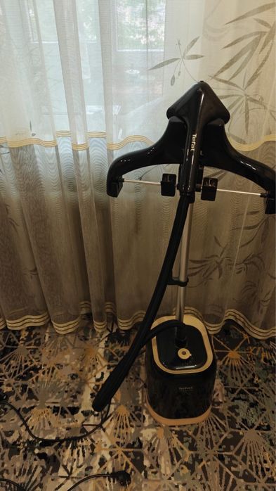 Отпариватель для одежды TEFAL