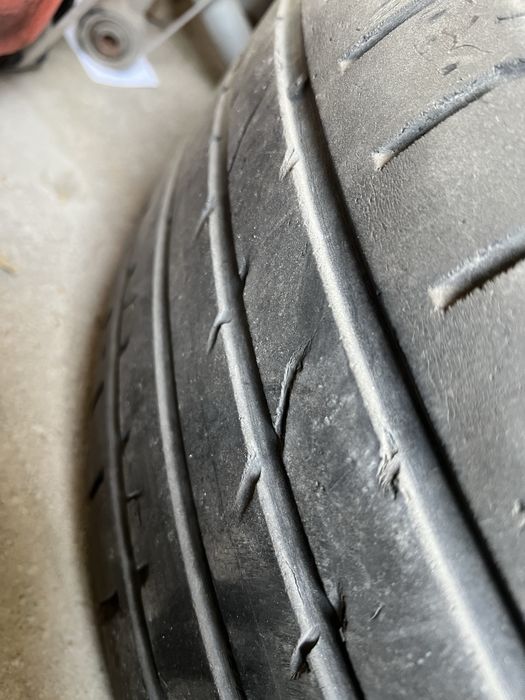 Резина ровная протектор есть
