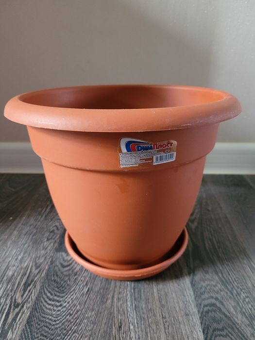 Продам горшки коричневые большие