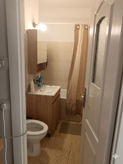 Vând apartament 3 camere  poarta 6