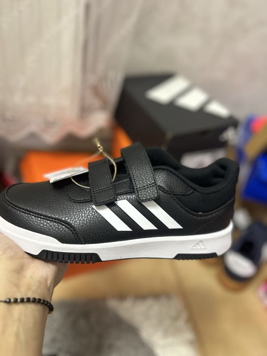 Vand adidasi adidas