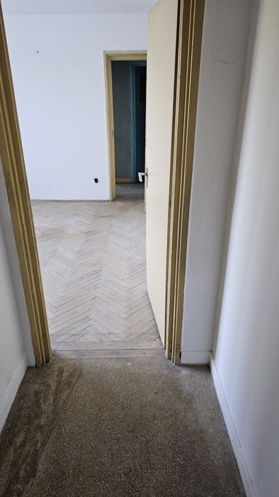 Direct proprietar vând ap.3 camere în Titan, renumitul bloc POTCOAVA