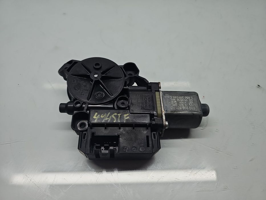 Motoras geam stanga fata Volkswagen Polo (6R) [Fabr 2009-2016] 6R09598