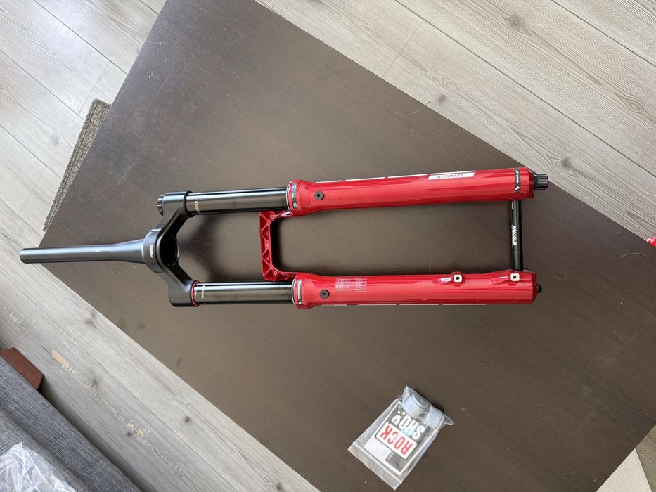 Furca Rockshox Zeb Ultimate 1.8″ to 1 1/8″ tapered NOUA!