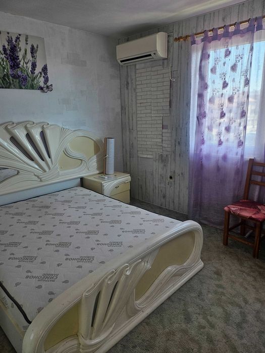 Продава се самостоятелна къща в гр. Ахелой