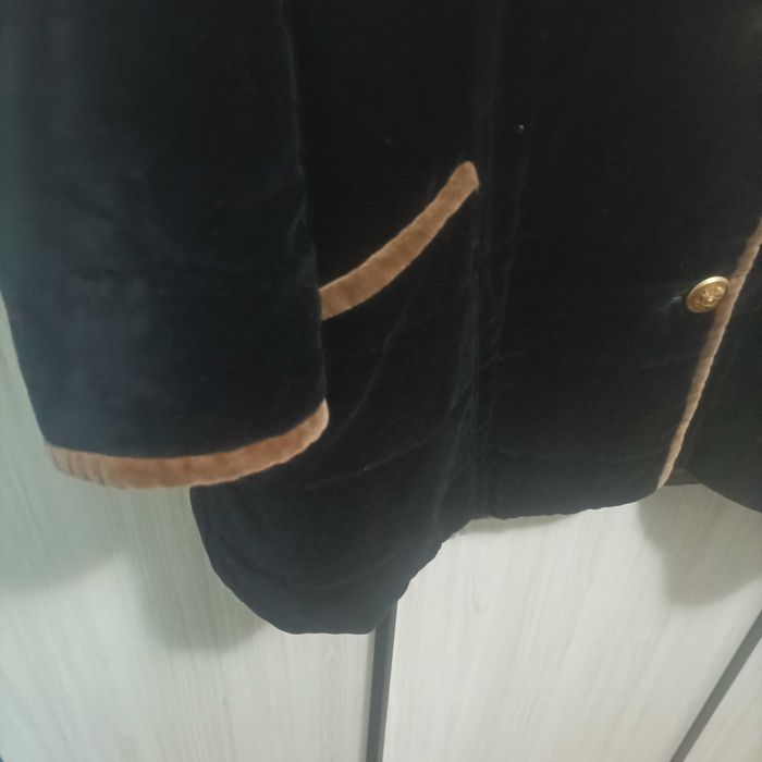 Хубаво  лекичко и топло палтенце