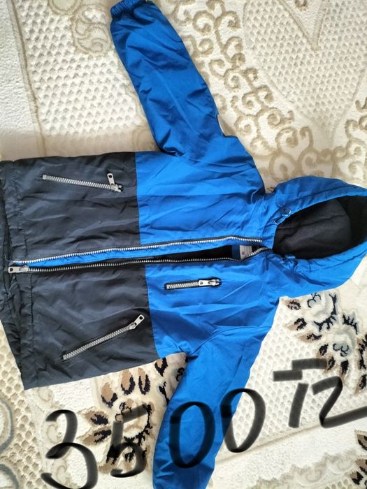 Продам детские куртки