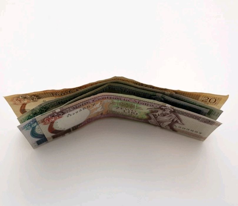 Lot 4 bancnota Lire Malta MTL
