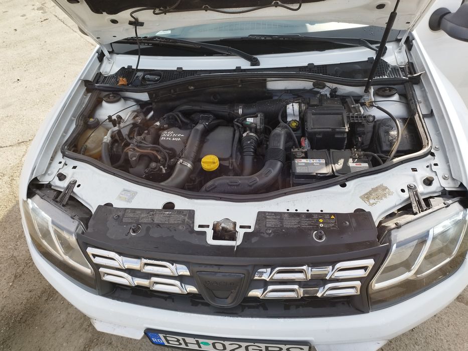 Vând Dacia Duster