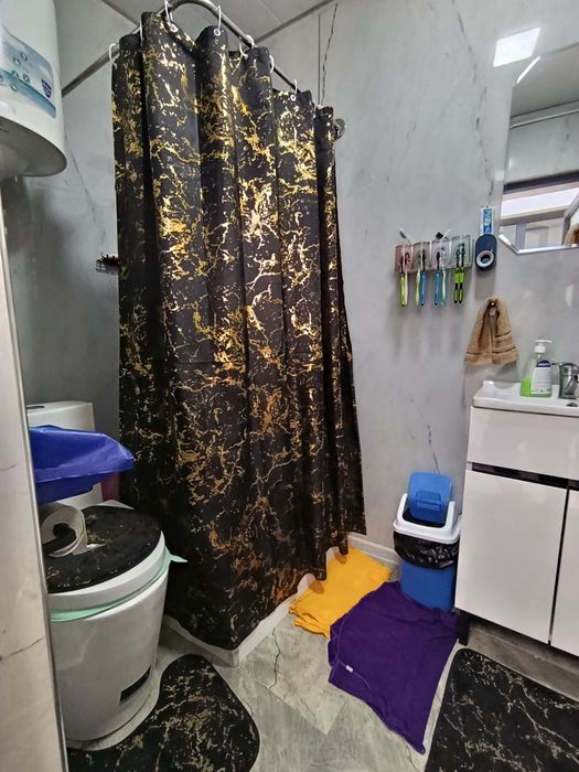 Koʻk terakda srochna yangi qurilgan uy sotiladi