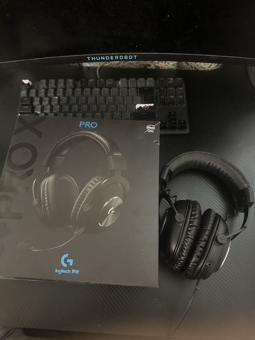 Продам игровые наушники Logitech pro x проводные