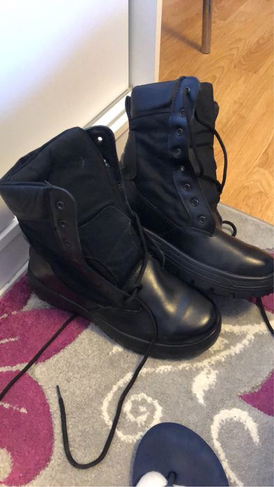 Bocanci piele noi masuri 40 si 42 noi in stare impecabila