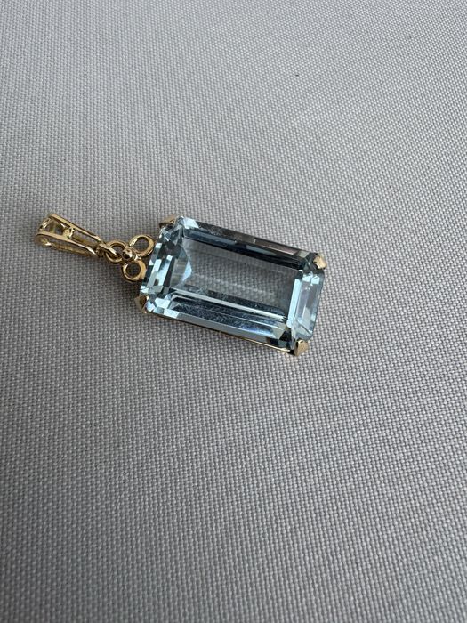 Pandantiv aur acvamarin