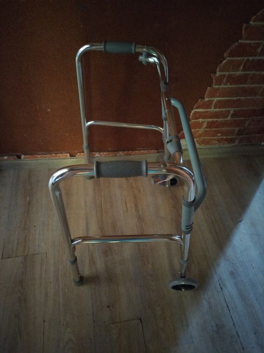 Продам ходунки для взрослых