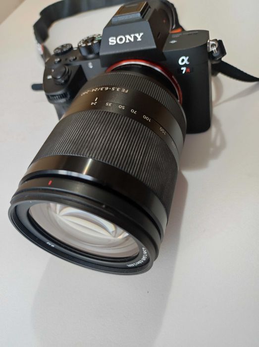 Продавам Sony A7III + обектив 28-70mm f/3.5-5.6 OSS