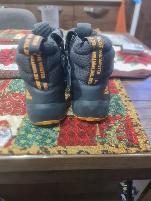 Детски зимни боти адидас