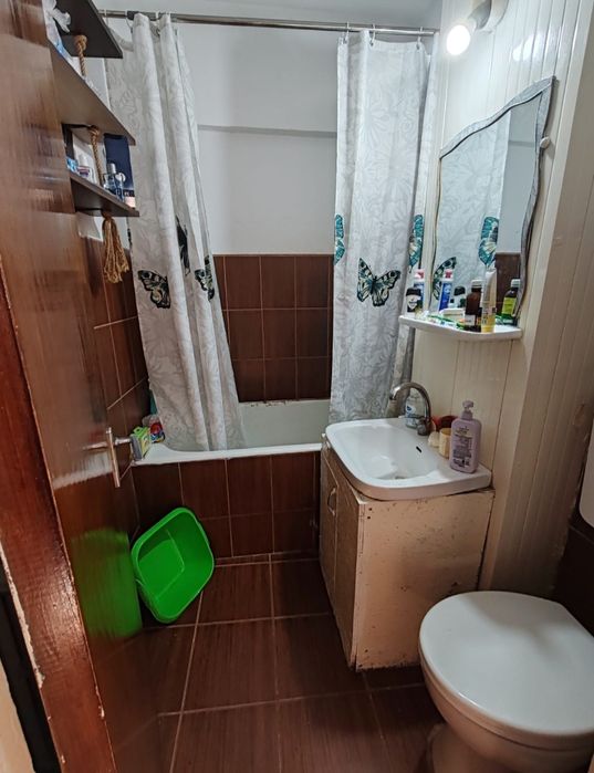 Închiriez apartament