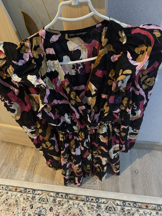 Продам платье от quzu