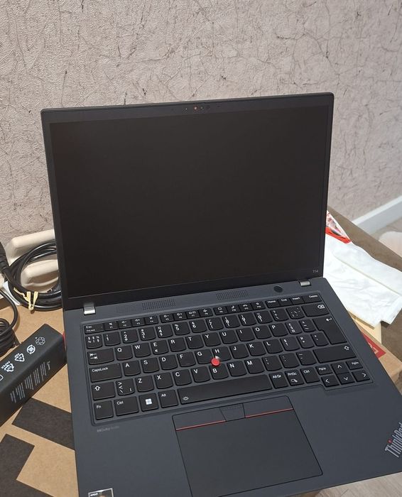 Thinkpad T14 Gen 2, 14", Ryzen 5 Pro, 16Gb, 512Ssd