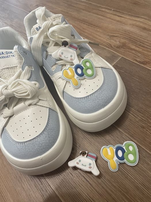 кроссовки женские