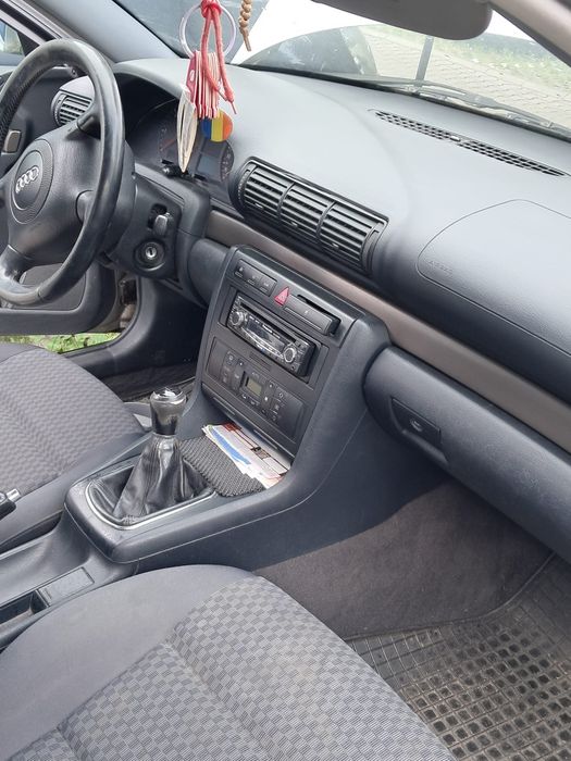 AUDI A4 0 — imagine 5