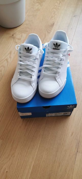 Бели кецове адидас / adidas court tourino НОВИ!