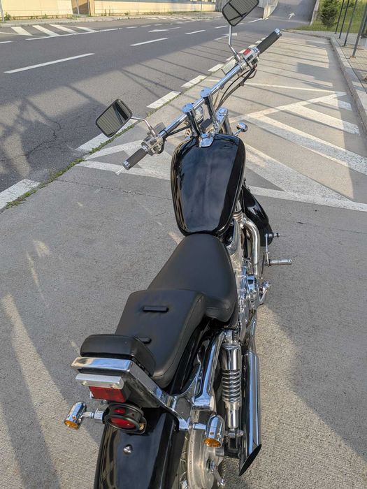 Suzuki Intruder 750