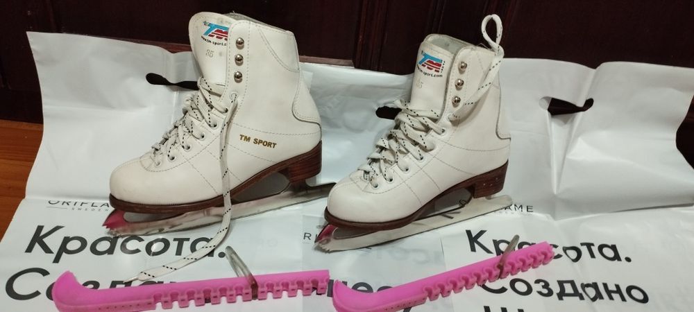 Продам фигурные коньки