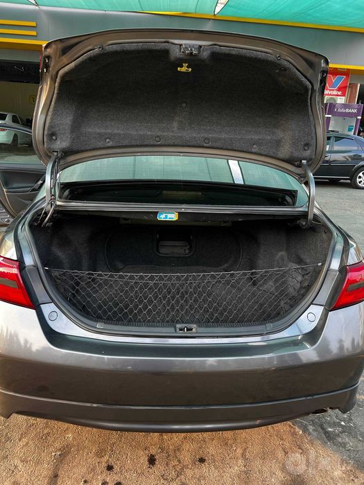 Toyota camry 40 Sotiladi