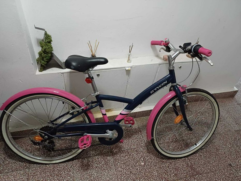 Продавам детски хибриден велосипед B'TWIN Original 24"