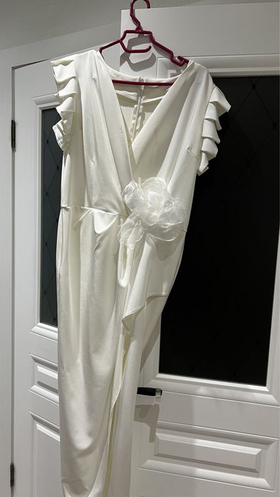 Белое платье размер L