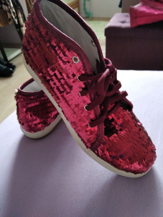 Дамски кецове цвят бордо