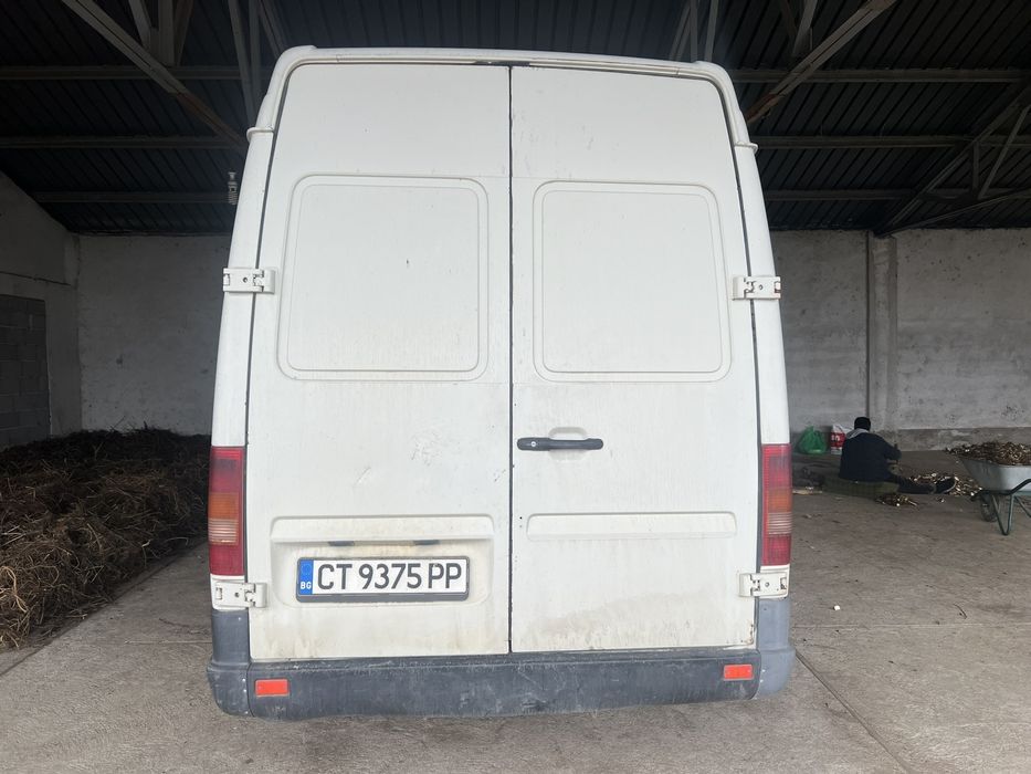Продавам товарен микробус Волксваген LT 35