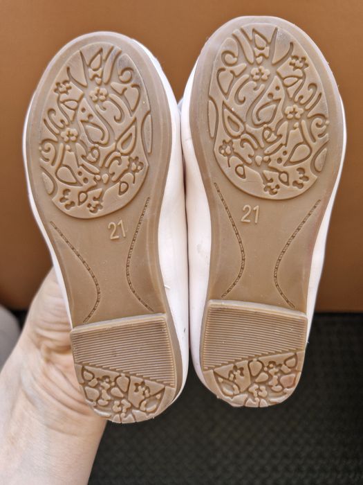 Бебешки отворени обувки за момиче, размер 21, цвят бяло