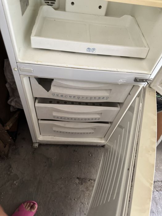 Продам срочно холодильник