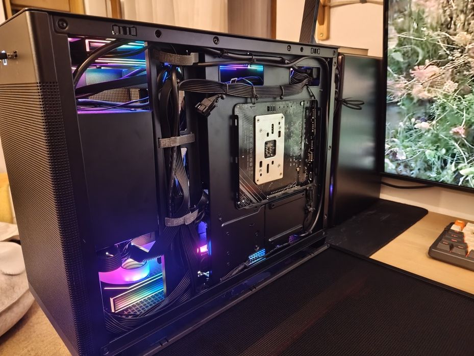 PC Gaming-AMD Radeon RX 6600-Ryzen 5 7600-16GB DDR5