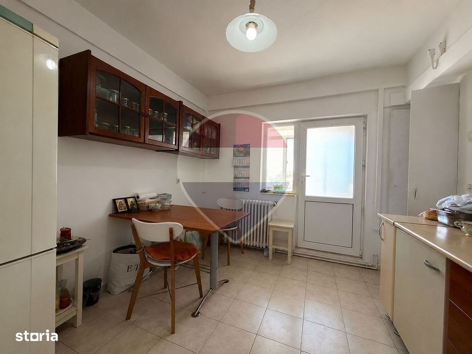 Apartament 3 camere vânzare în zona Capitol Constanta vedere la mare