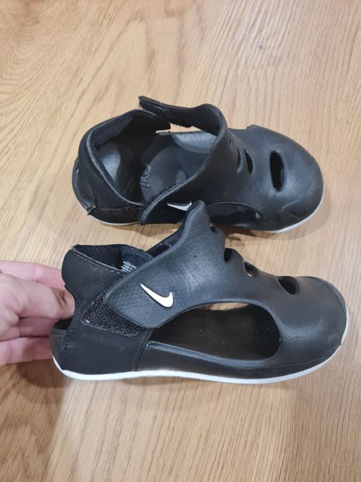 Сандали Nike 23,5