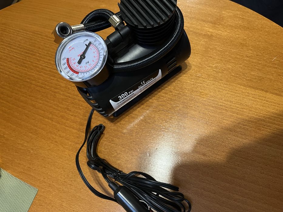 Нов 12v компресор за гуми-20bars