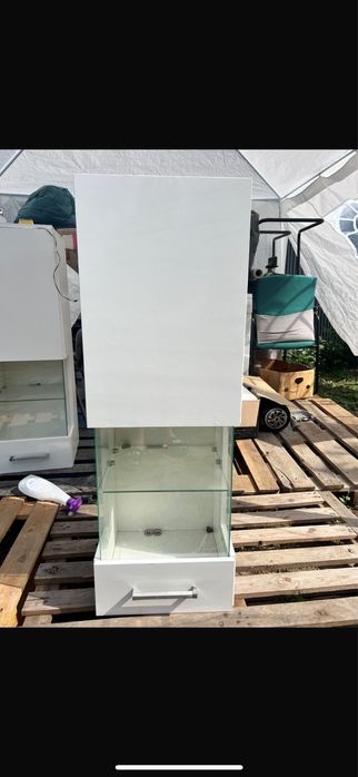 4 bucati dulapuri / stare buna / cu leduri functionabile
